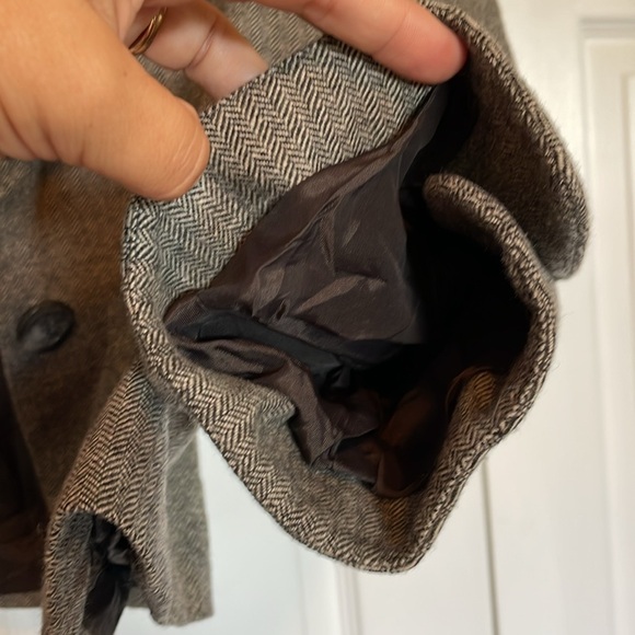 Ann Taylor sz 8 P Blazer. 2 button closure. Waist coat. Herringbone design - Picture 10 of 10